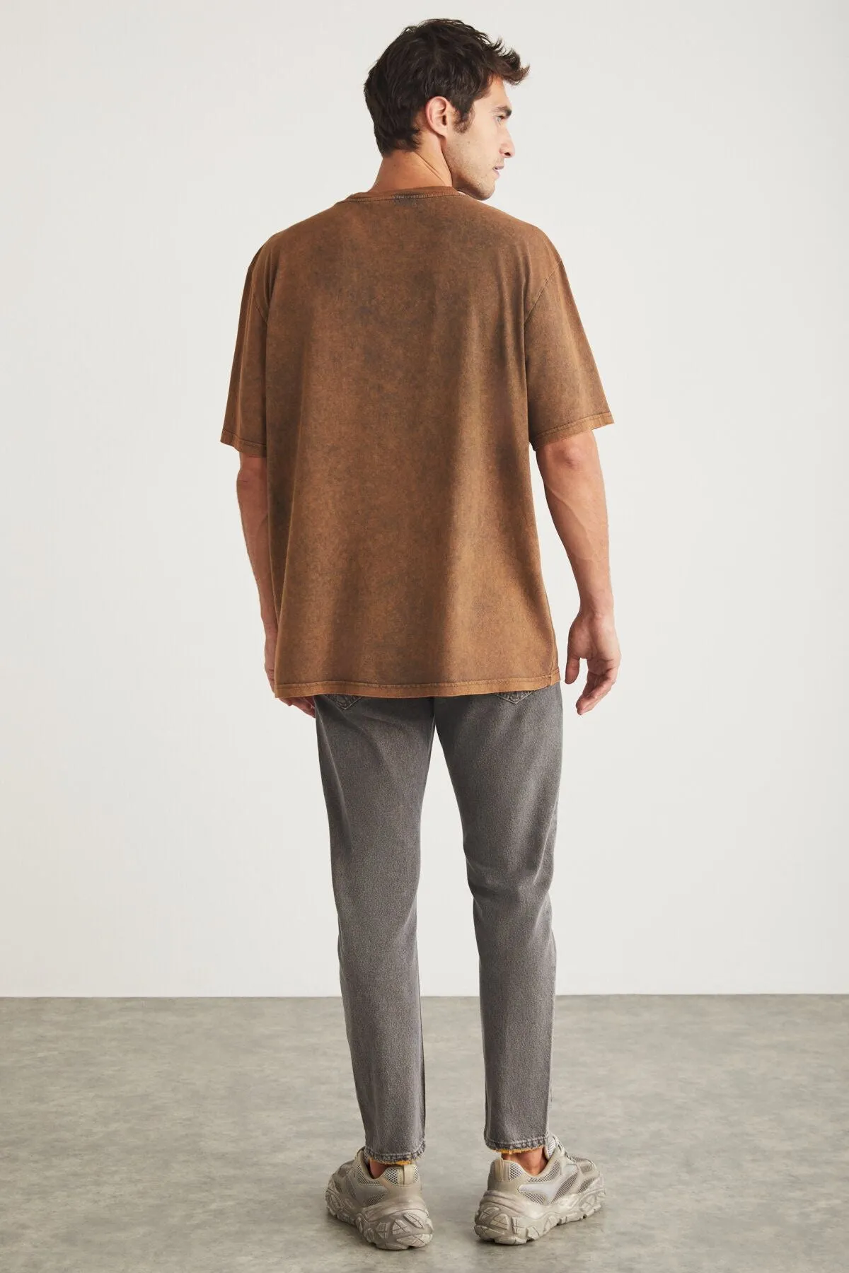 BORIS MEN WASHING PRINTING DETAILED DETAILED OVERSIZE 100 %Organic Cotton Bicycle Collar Brown T-shirt