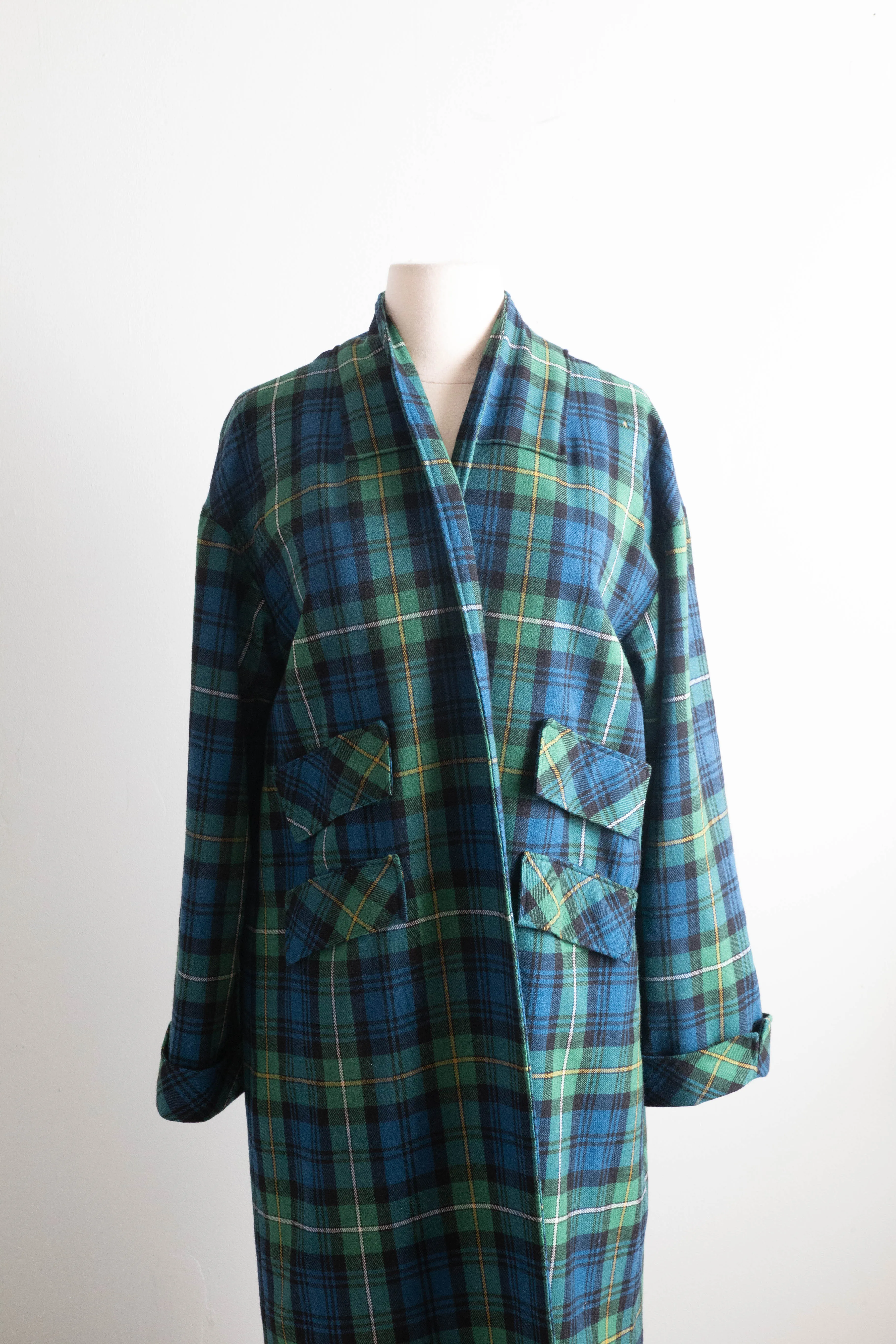 Classic 1950's Pendleton Wool Plaid Duster Coat With Pockets Galore / Medium