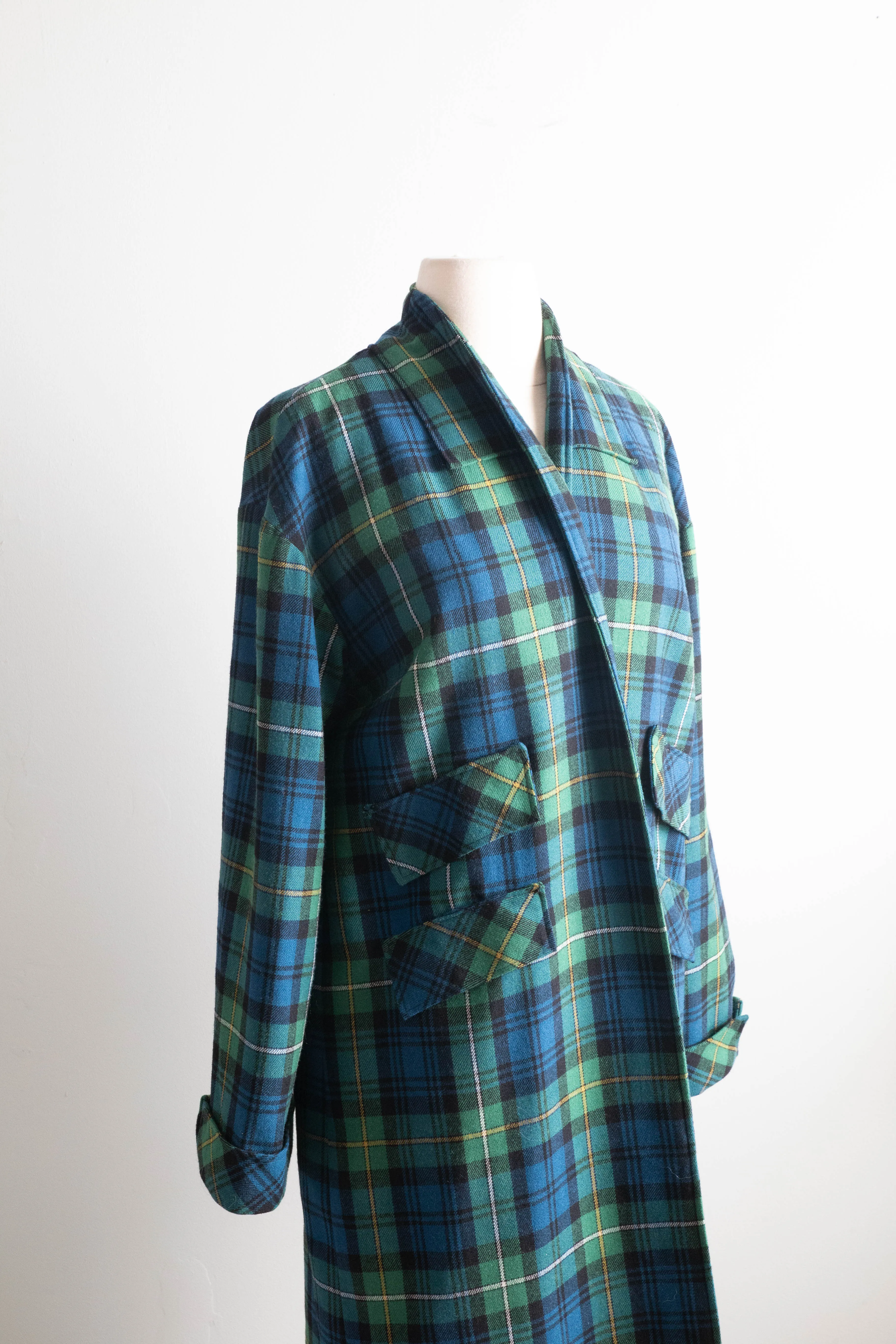 Classic 1950's Pendleton Wool Plaid Duster Coat With Pockets Galore / Medium