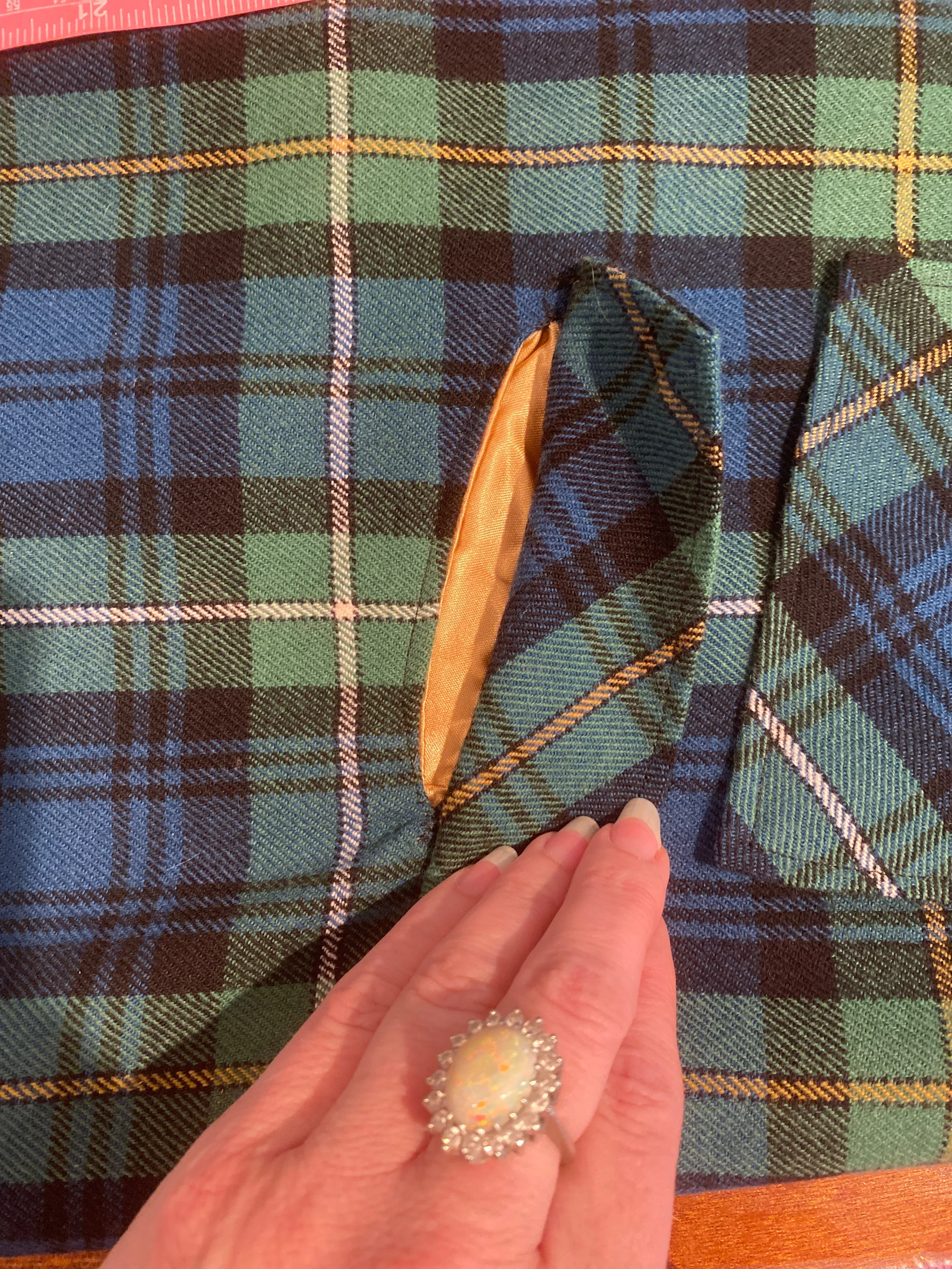 Classic 1950's Pendleton Wool Plaid Duster Coat With Pockets Galore / Medium