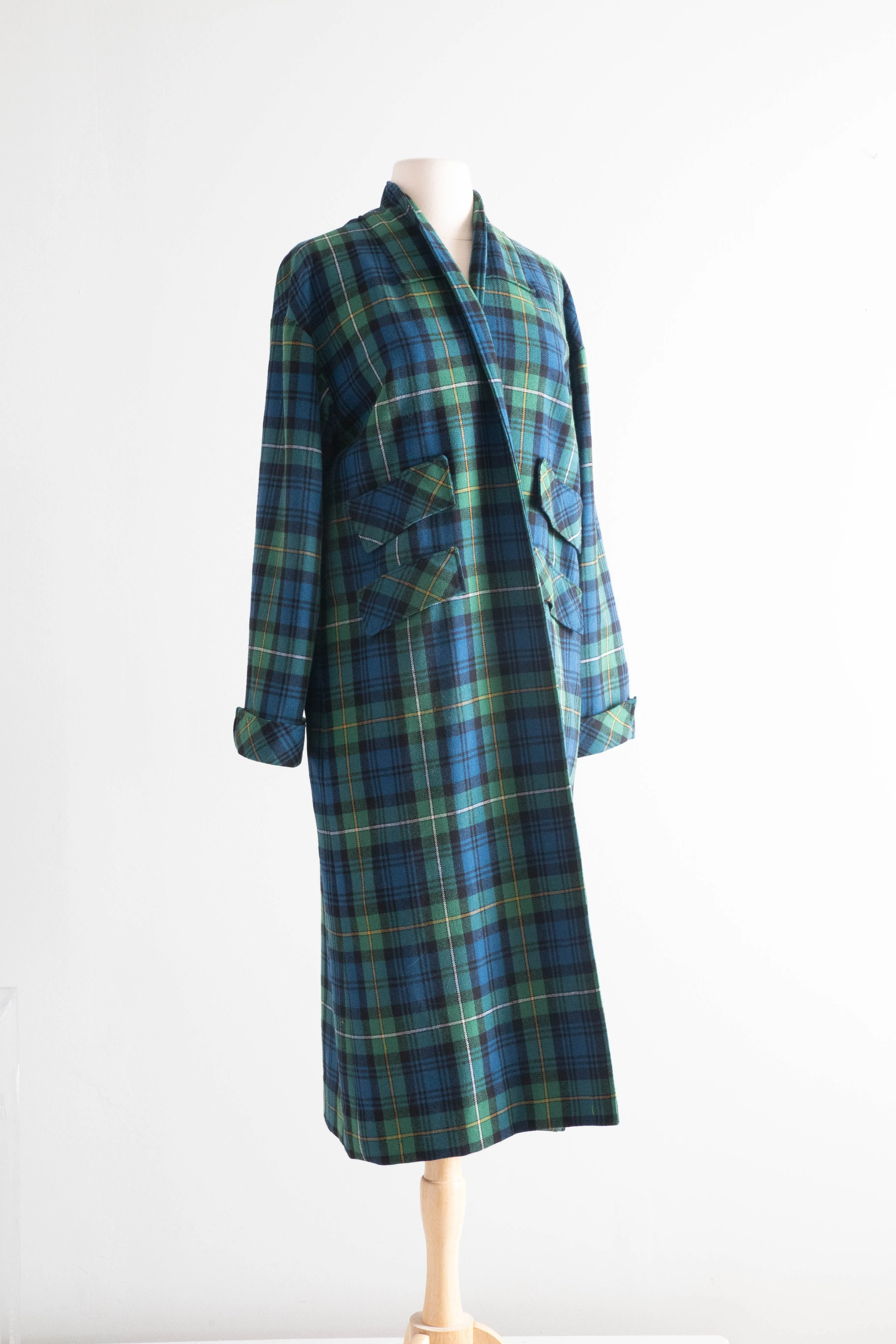Classic 1950's Pendleton Wool Plaid Duster Coat With Pockets Galore / Medium