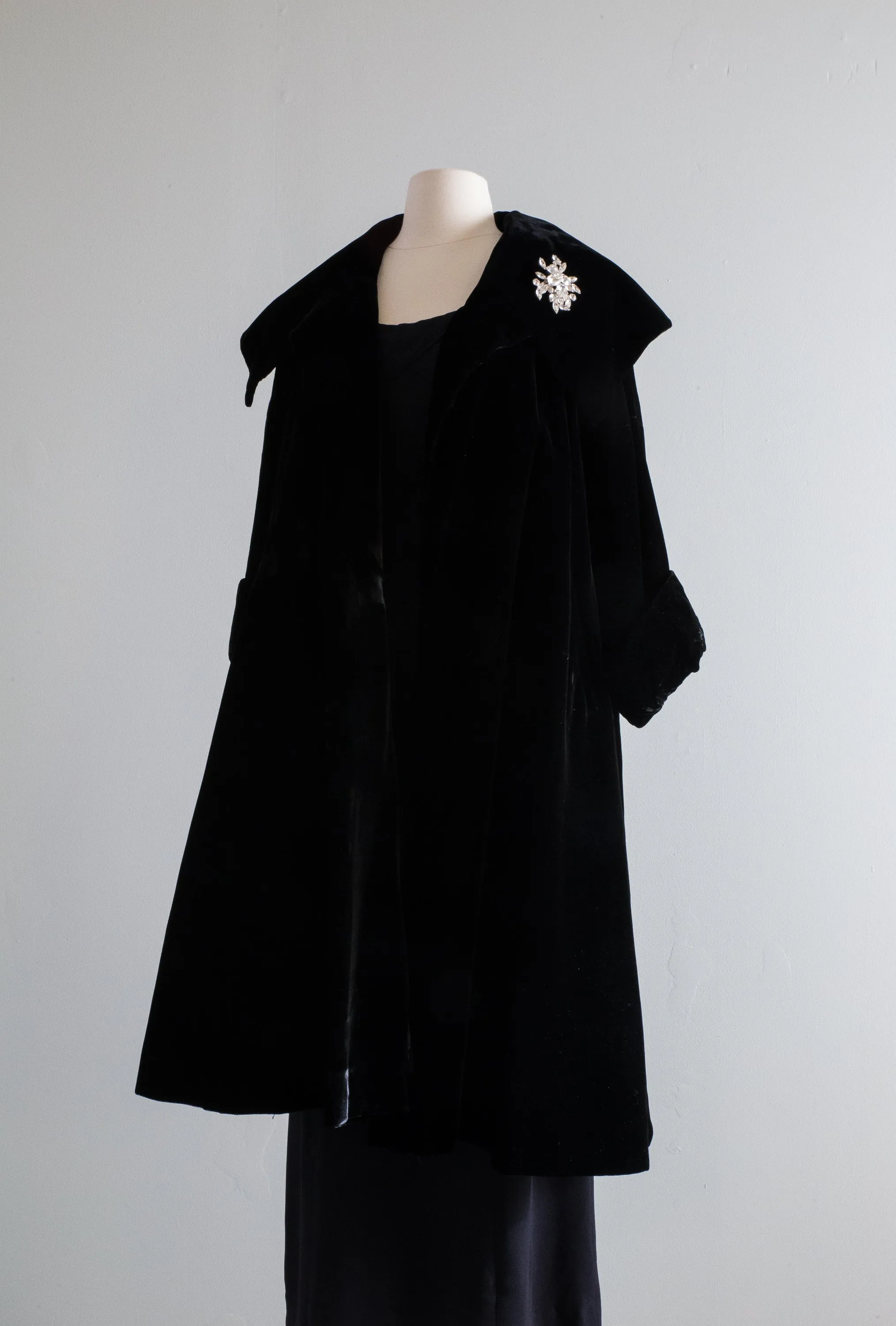 Dramatic 1950's Black Velvet Opera Coat With Huge Shawl Collar / Medium