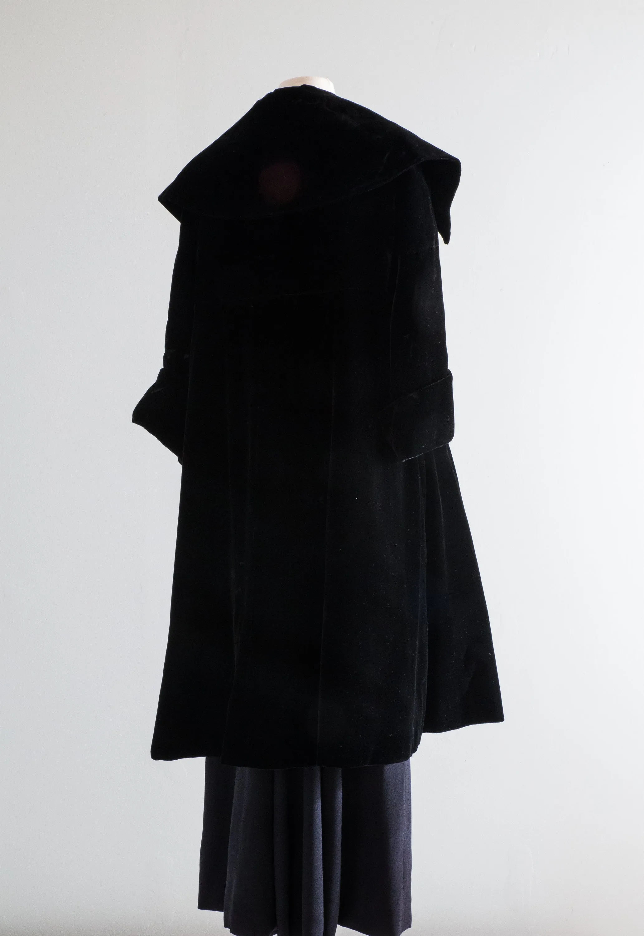Dramatic 1950's Black Velvet Opera Coat With Huge Shawl Collar / Medium