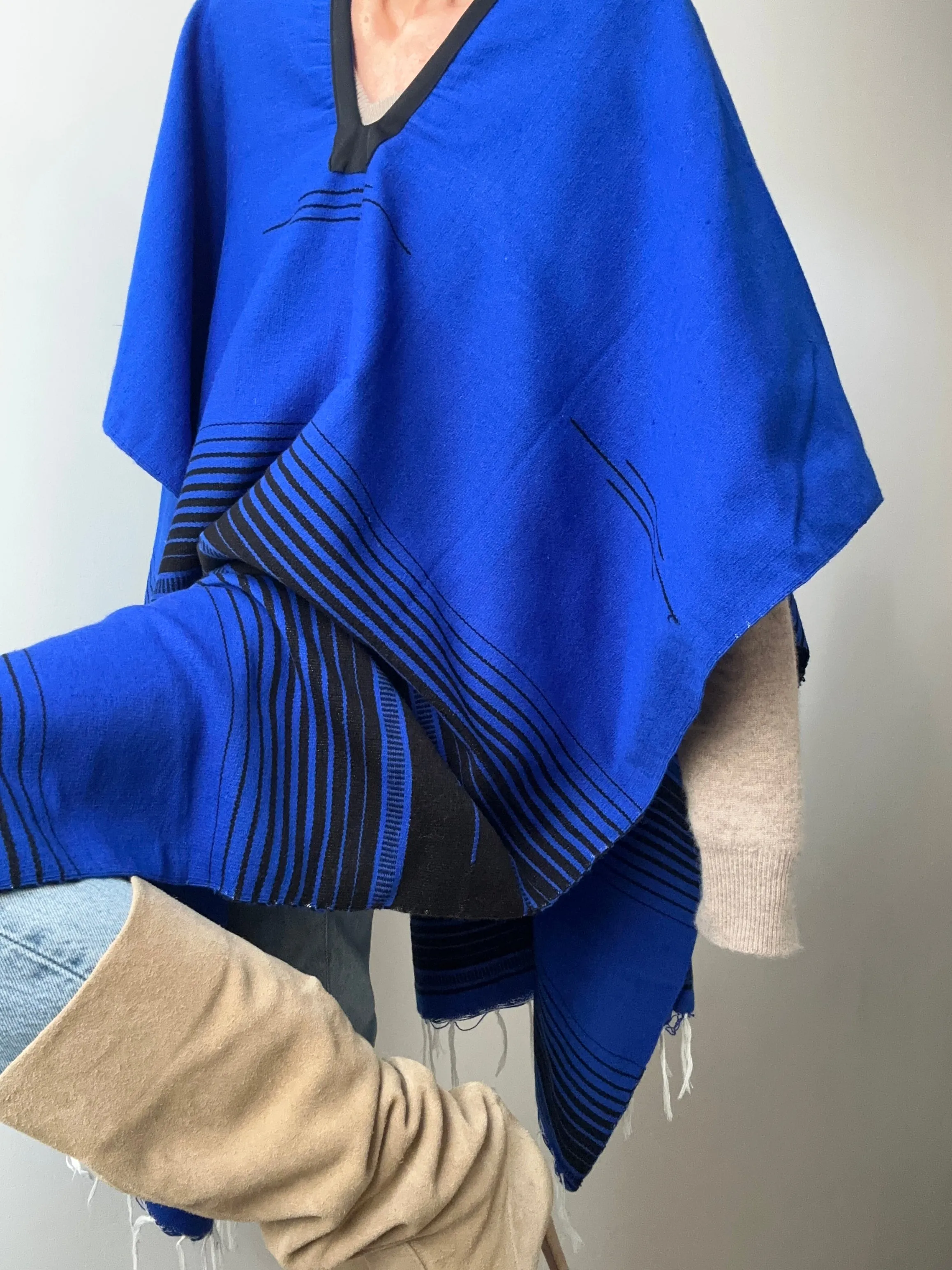 En Telar Woven Poncho Blue