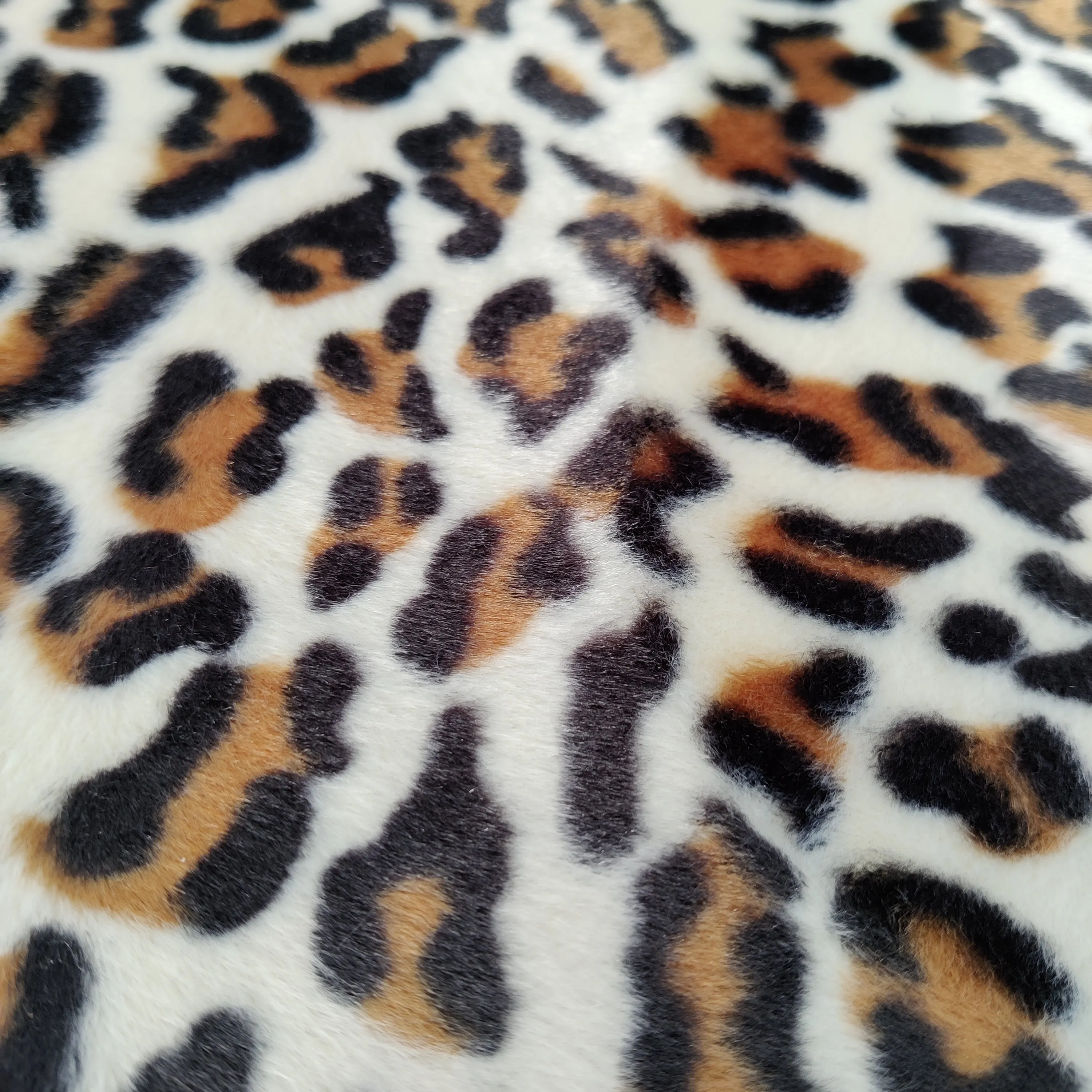 FS750 Leopard Velboa