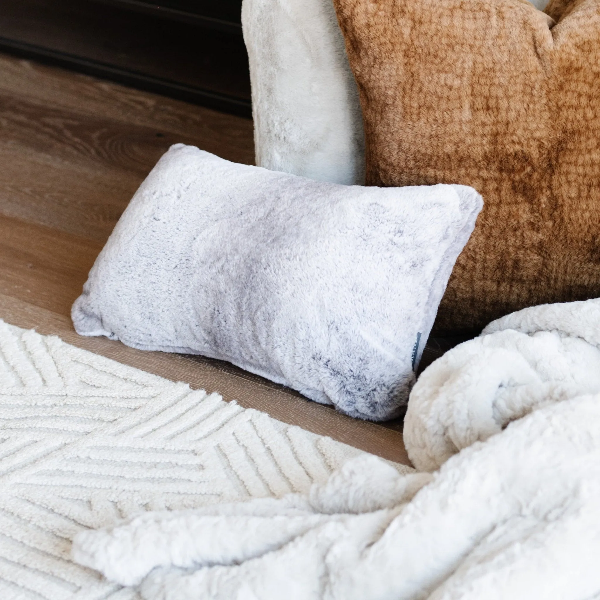 GRAND FAUX FUR 12X20 PILLOW COVERS