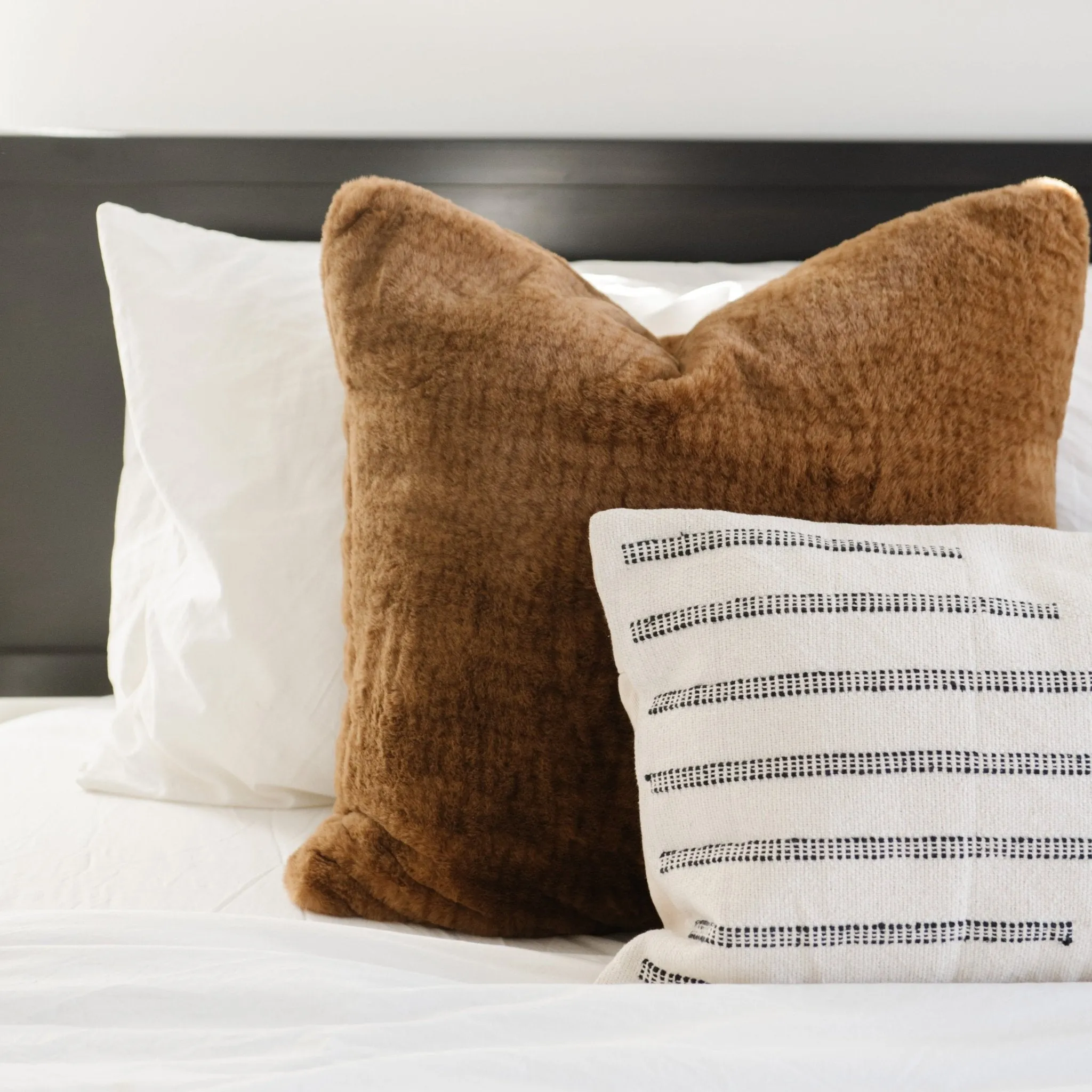 GRAND FAUX FUR 22X22 PILLOW COVERS