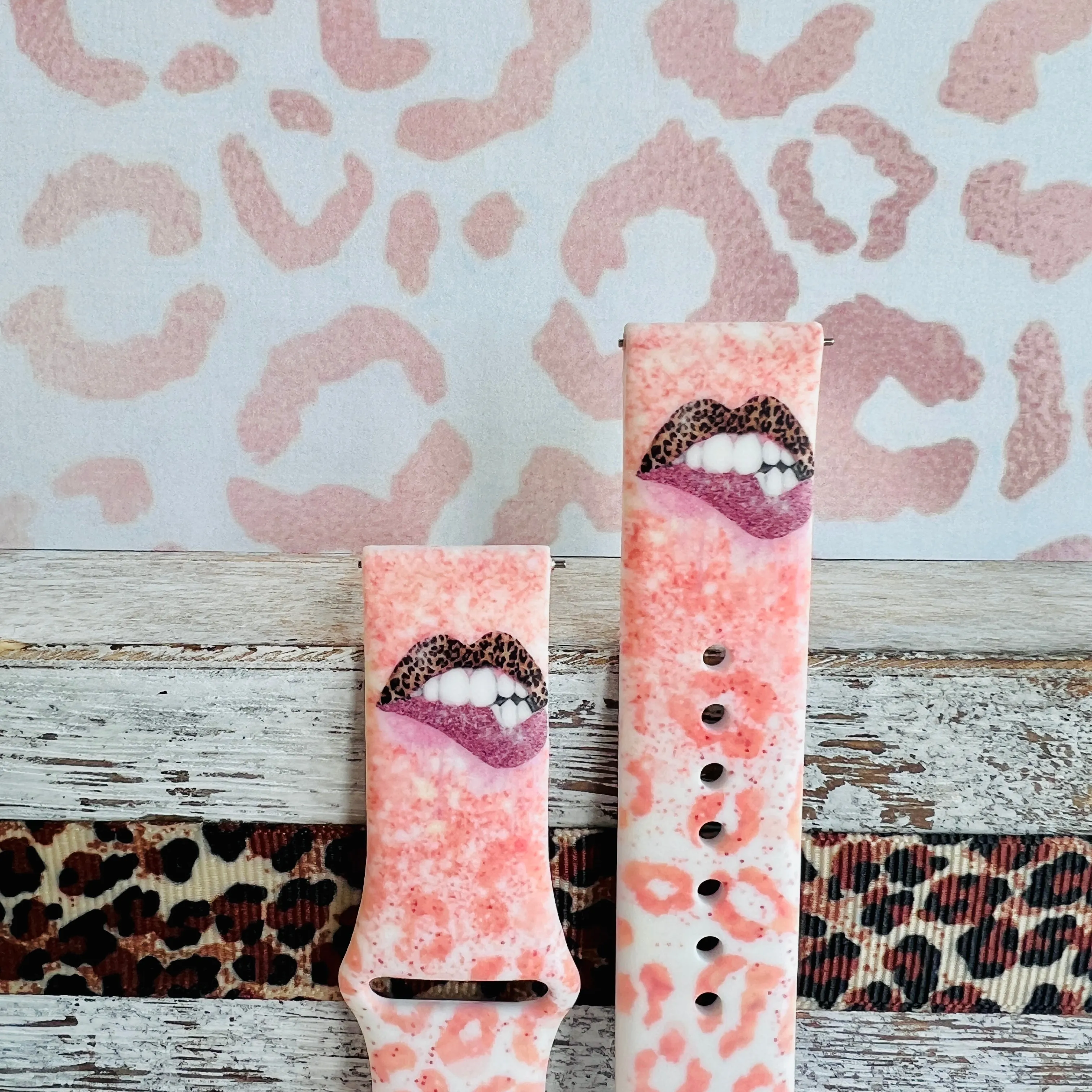 Leopard Blush Kisses Print Silicone Band For Fitbit Versa 1/2