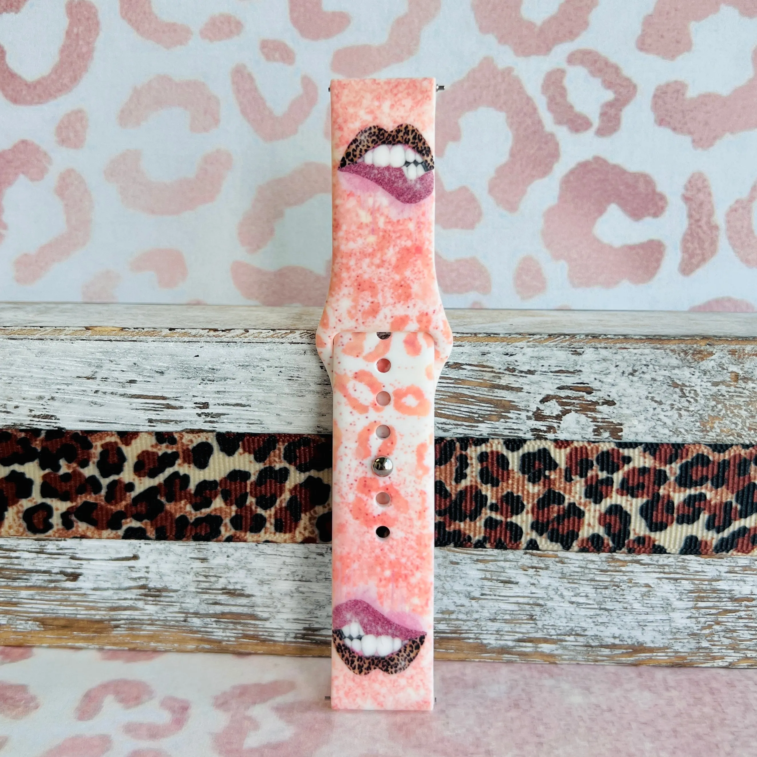 Leopard Blush Kisses Print Silicone Band For Fitbit Versa 1/2