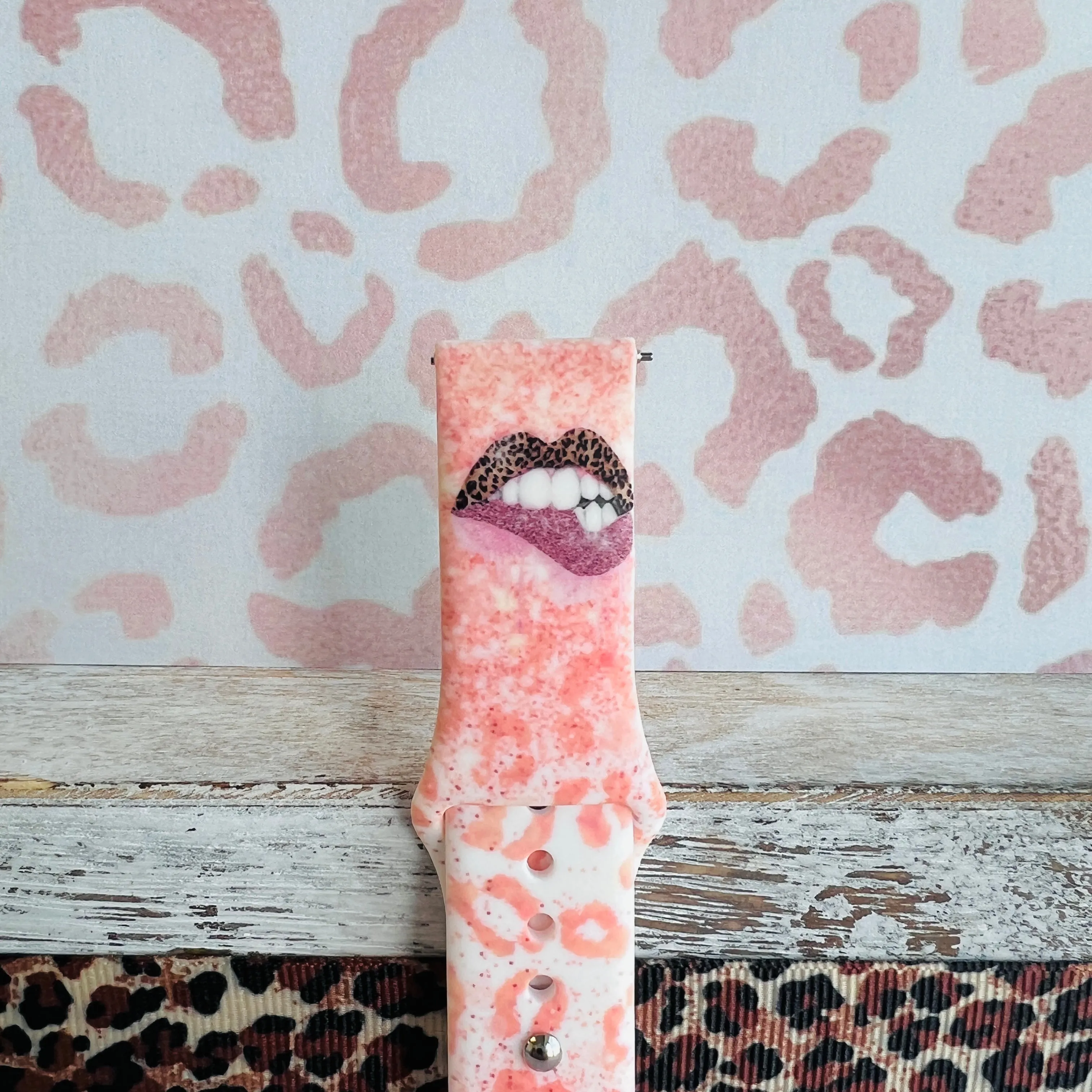 Leopard Blush Kisses Print Silicone Band For Fitbit Versa 1/2